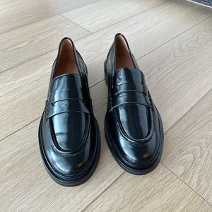 Brand new Madewell loafers (fits like 7 or 7.5)